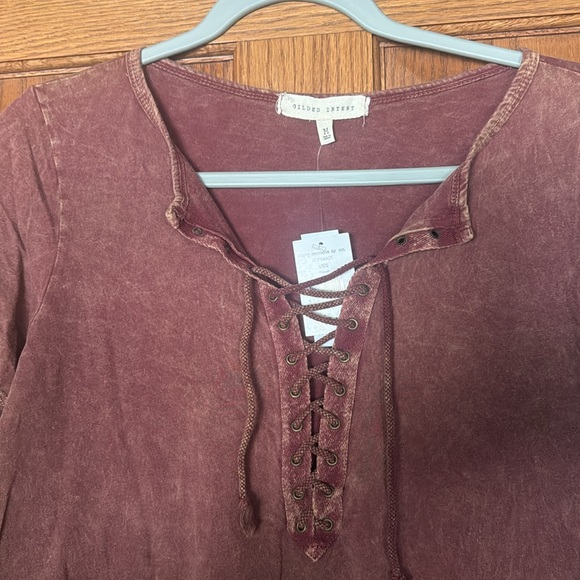 Women’s Distressed Gilded Intent Tee - Picture 2 of 2